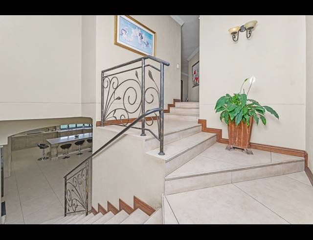 5 BEDROOM FREEHOLD FOR SALE IN BLUE VALLEY GOLF ESTATE